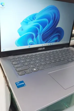 New Laptop Asus VivoBook F450CC 8GB Intel Core I3 SSD 256GB