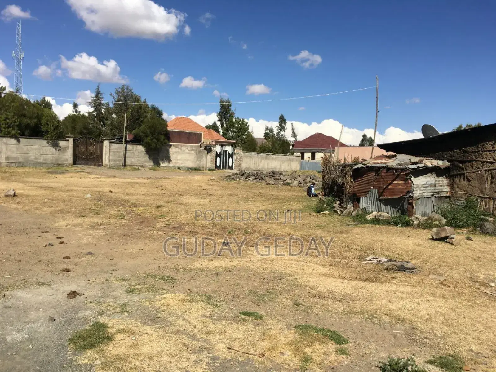 500 ና 160 ካሬ ባዶ ቦታ ሰንደፋ የሚገኝ