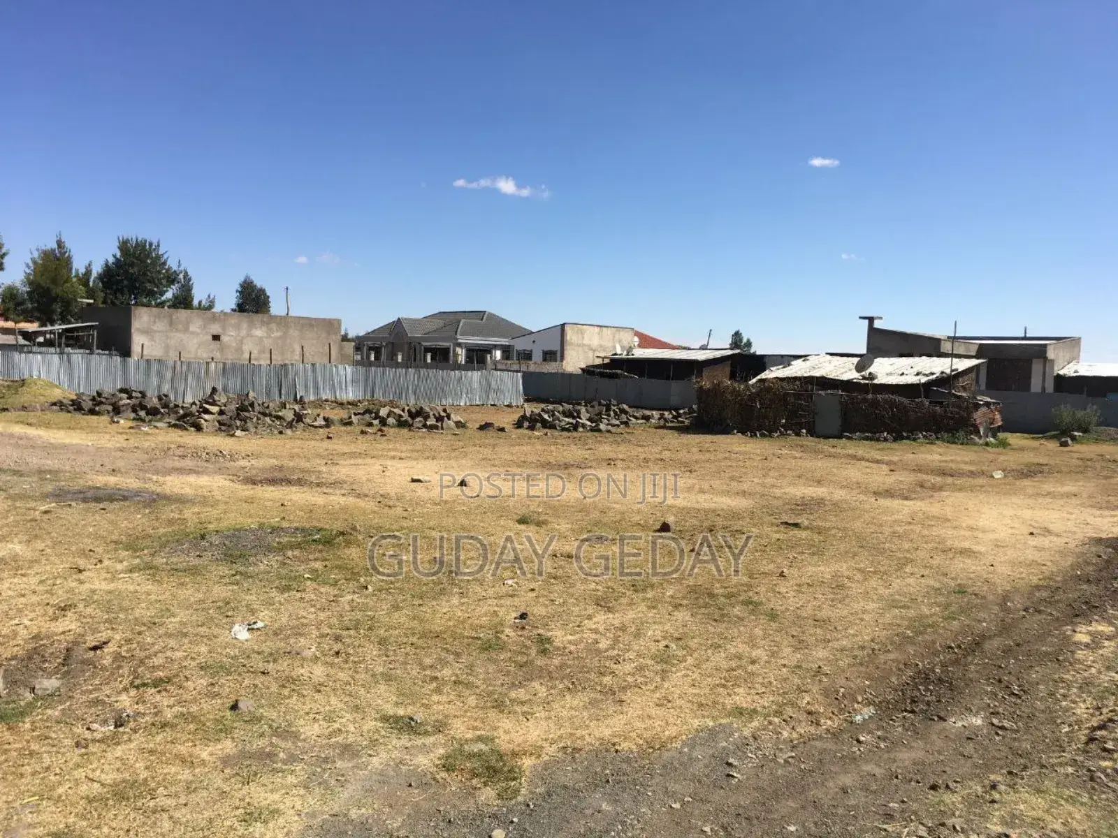 500 ና 160 ካሬ ባዶ ቦታ ሰንደፋ የሚገኝ