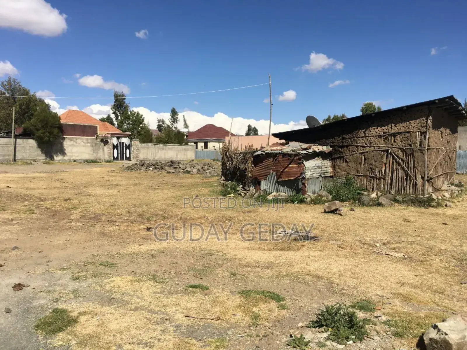 500 ና 160 ካሬ ባዶ ቦታ ሰንደፋ የሚገኝ