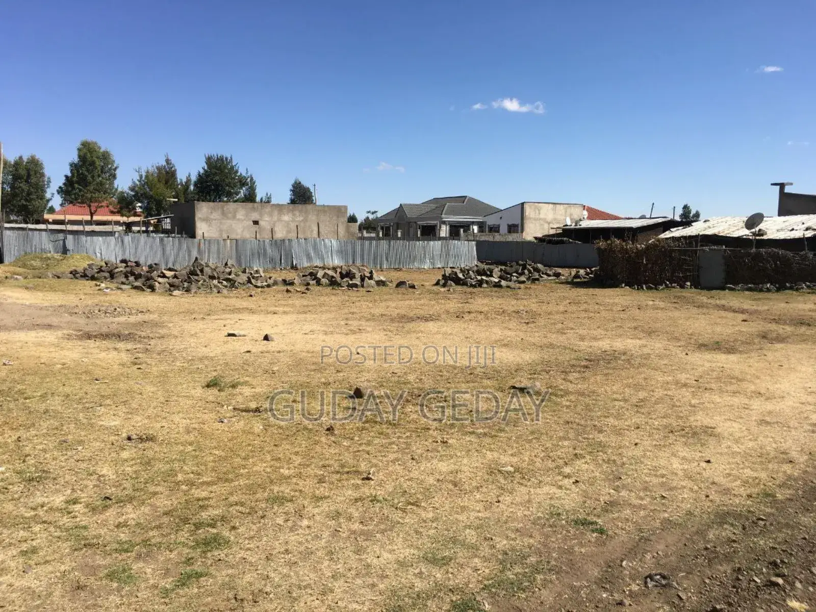 500 ና 160 ካሬ ባዶ ቦታ ሰንደፋ የሚገኝ