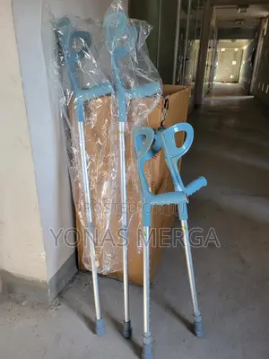 Photo - Elbow Crutches ፸%Walking: Move the Affected Leg and Crutches