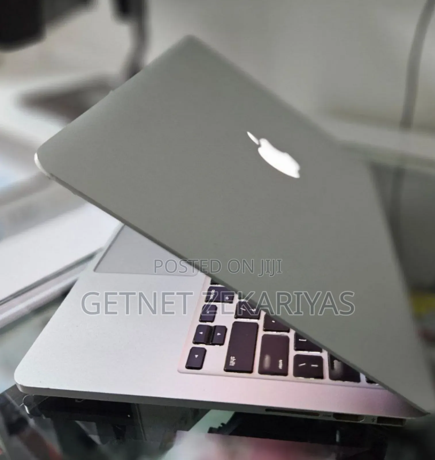 New Laptop Apple MacBook Pro 2015 8GB Intel Core I5 SSD 500GB