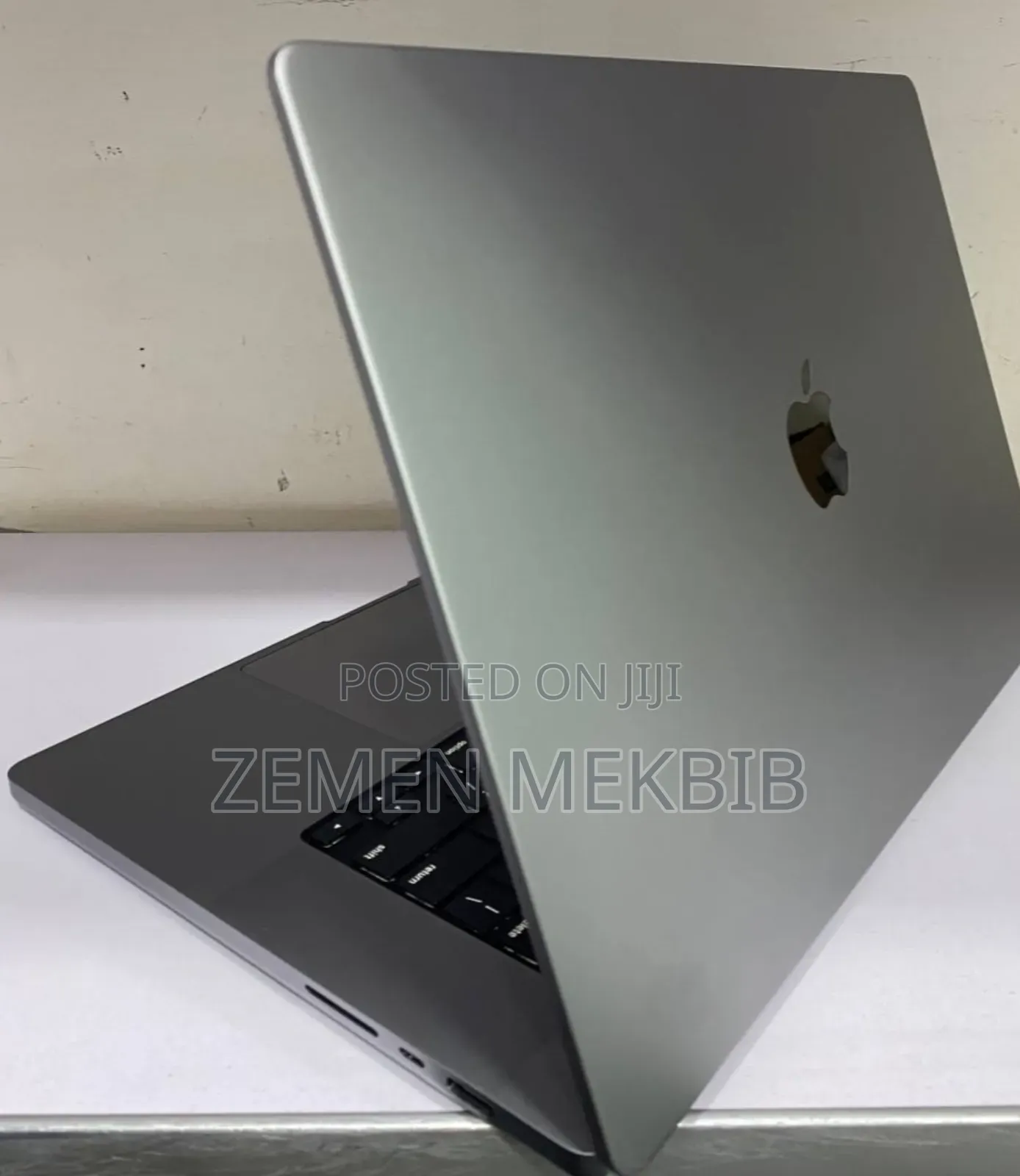 New Laptop Apple MacBook Pro M1 16GB SSD 512GB