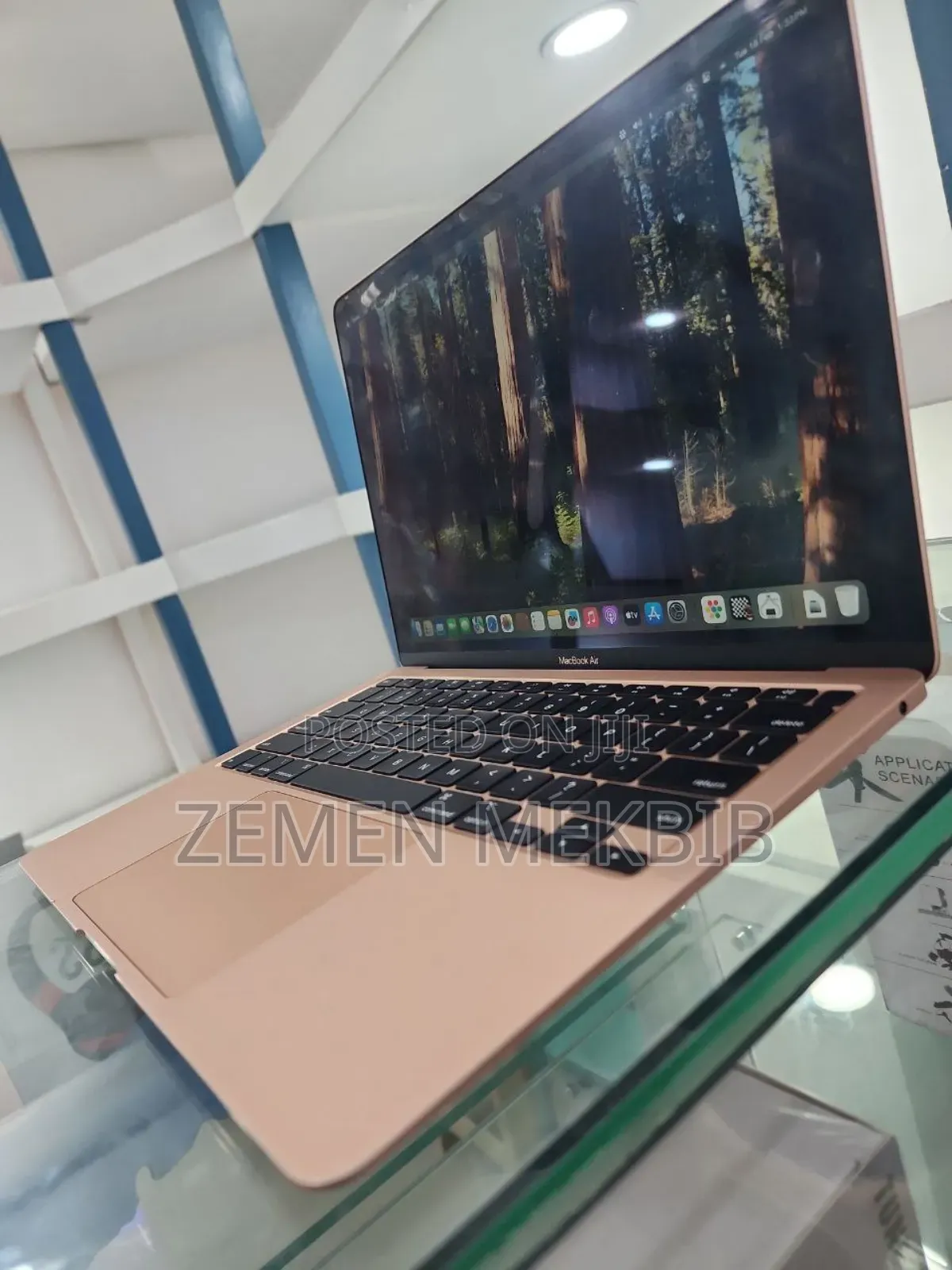 New Laptop Apple MacBook Air 2020 M1 8GB Intel Core I3 SSD 256GB