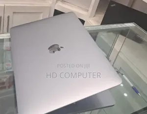 New Laptop Apple MacBook Pro M1 8GB Apple M1 Pro SSD 256GB