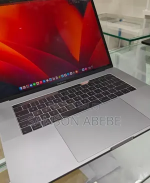 Photo - New Laptop Apple MacBook Pro 2019 16GB Intel Core I7 SSD 512GB