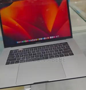 New Laptop Apple MacBook Pro 2019 16GB Intel Core I7 SSD 512GB