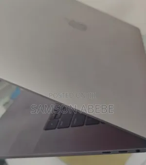 New Laptop Apple MacBook Pro 2019 16GB Intel Core I7 SSD 512GB