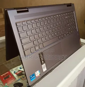 New Laptop Lenovo Yoga 7i 8GB Intel Core I5 SSD 256GB