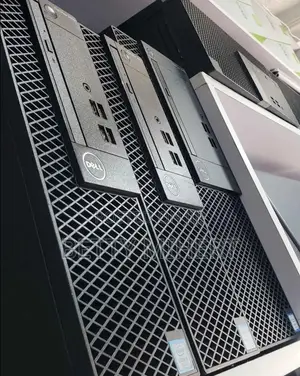 Desktop Computer Dell OptiPlex 7070 8GB Intel Core I5 HDD 1T