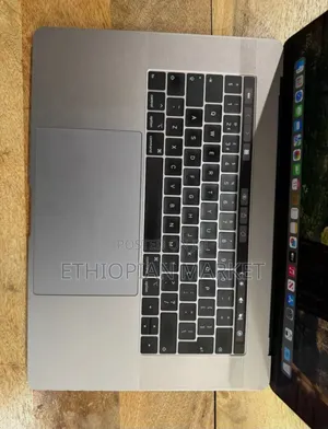 Laptop Apple MacBook Pro 2018 16GB Intel Core I9 SSD 1T