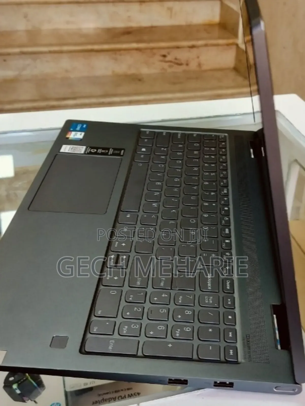 New Laptop Lenovo Yoga 7i 8GB Intel Core I5 SSD 256GB