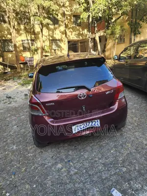 Toyota Yaris 2010 Red