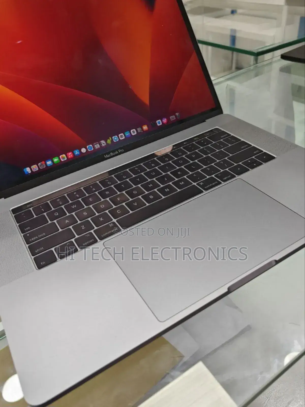 New Laptop Apple MacBook Pro 2019 16GB Intel Core I7 SSD 512GB