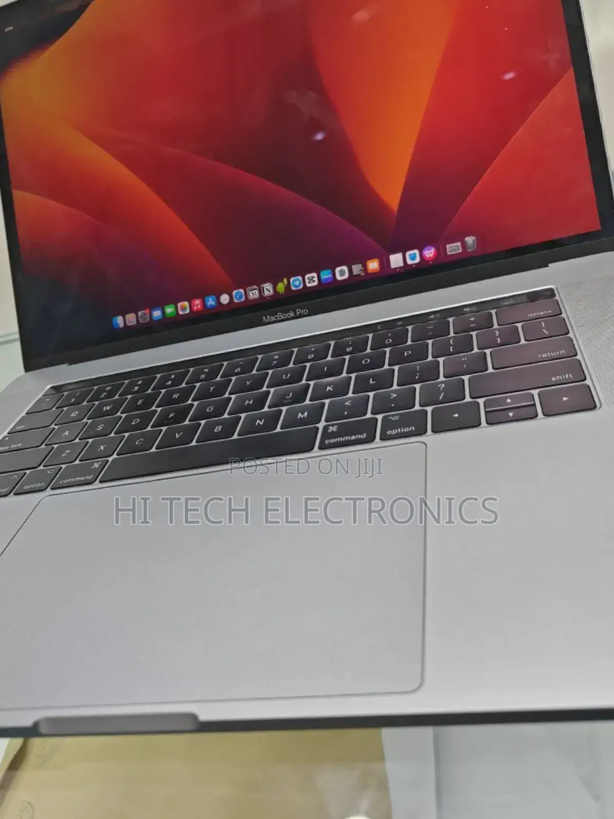 New Laptop Apple MacBook Pro 2019 16GB Intel Core I7 SSD 512GB