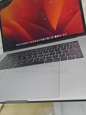New Laptop Apple MacBook Pro 2019 16GB Intel Core I7 SSD 512GB