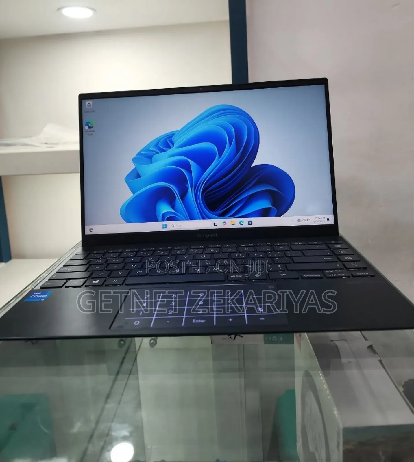 New Laptop Asus ZenBook 13 UX331UN 8GB Intel Core I5 SSD 512GB