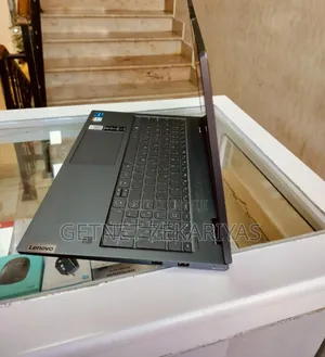 New Laptop Lenovo Yoga 700 8GB Intel Core I5 SSD 256GB