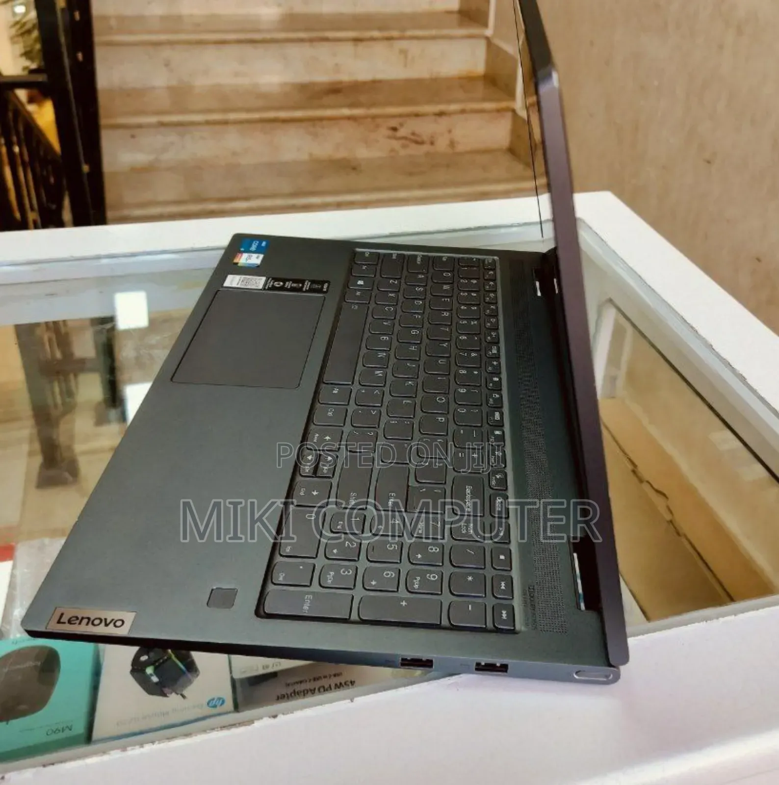 New Laptop Lenovo Yoga 7i 8GB Intel Core I5 SSD 256GB