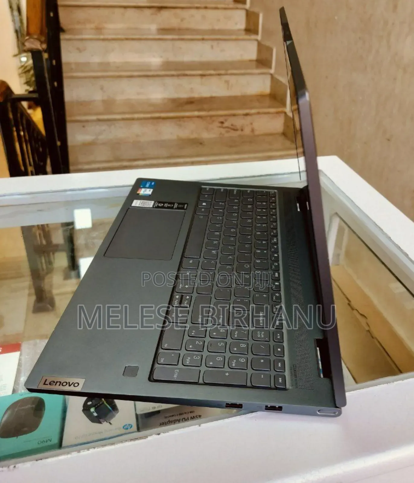 New Laptop Lenovo Yoga 7i 8GB Intel Core I5 SSD 256GB