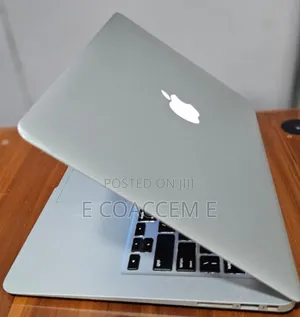 New Laptop Apple MacBook 8GB Intel Core I5 SSD 128GB