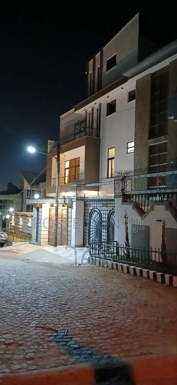 7bdrm House in የግል ቅንጡ G+2 ሰሚት, Bole for sale