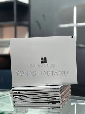 New Laptop Microsoft Surface 8GB Intel Core I5 SSD 256GB