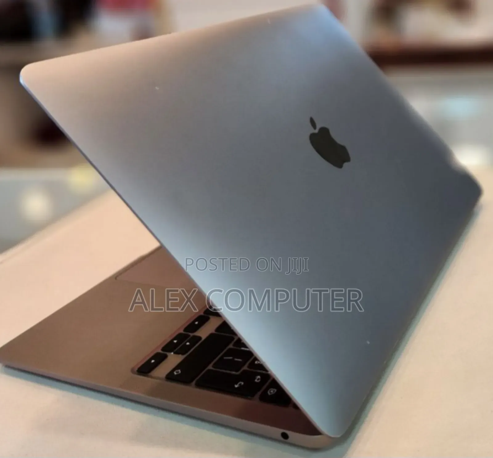New Laptop Apple MacBook Air 2020 M1 8GB Apple M1 SSD 256GB