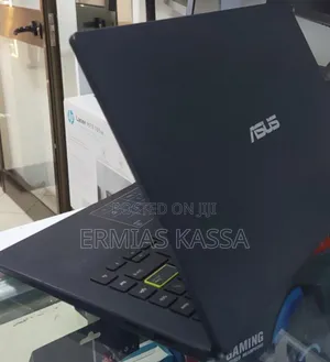 New Laptop Asus VivoBook F450CC 4GB Intel Celeron SSD 128GB