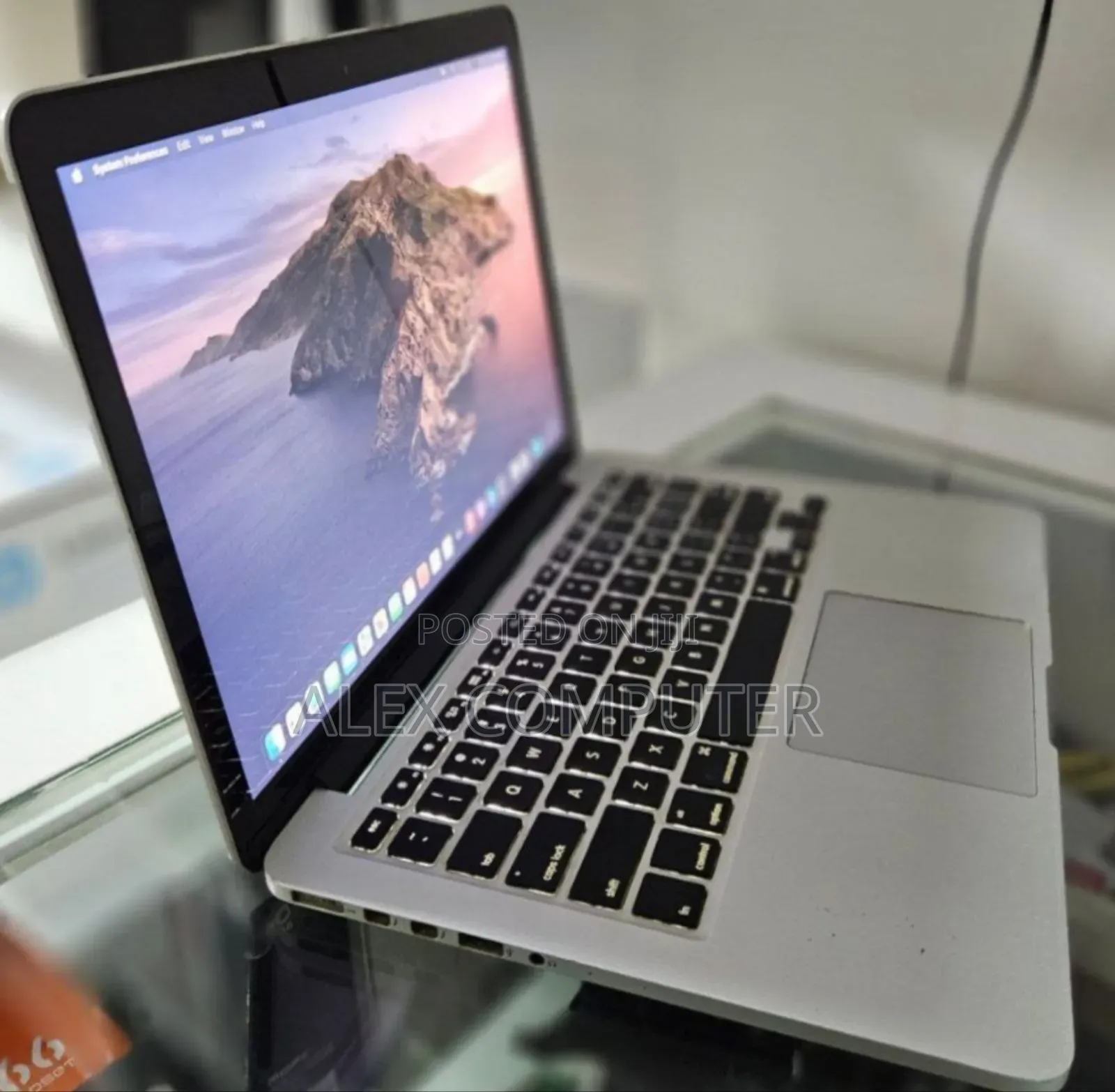 New Laptop Apple MacBook Pro 2015 8GB Intel Core I5 SSD 500GB