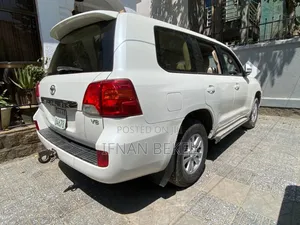Toyota Land Cruiser 2014 White