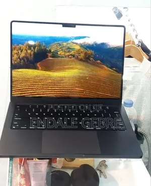 New Laptop Apple MacBook Pro 2023 M3 14-Inch 18GB Apple M3 SSD 512GB