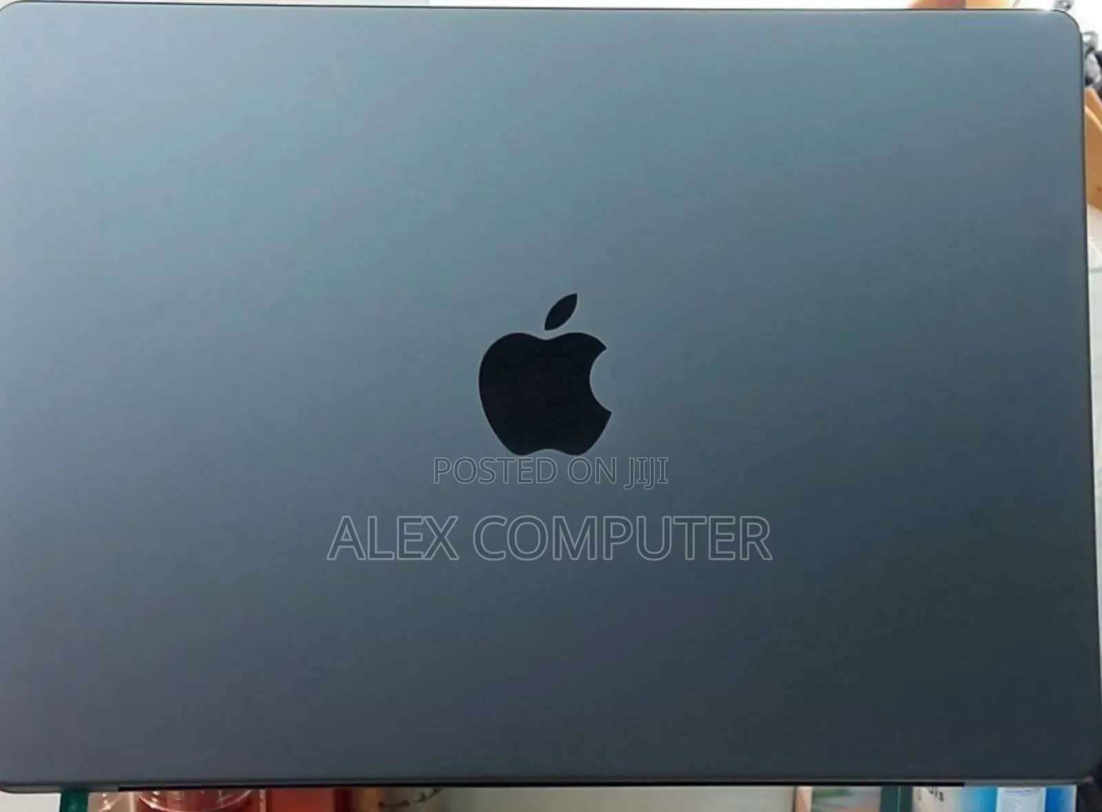 New Laptop Apple MacBook Pro 2023 M3 14-Inch 18GB Apple M3 SSD 512GB