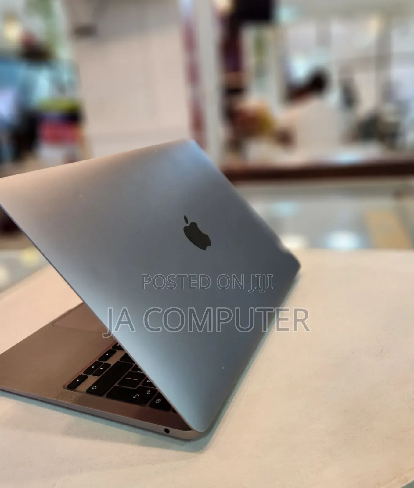 New Laptop Apple MacBook Air 2020 M1 8GB Apple M1 SSD 256GB