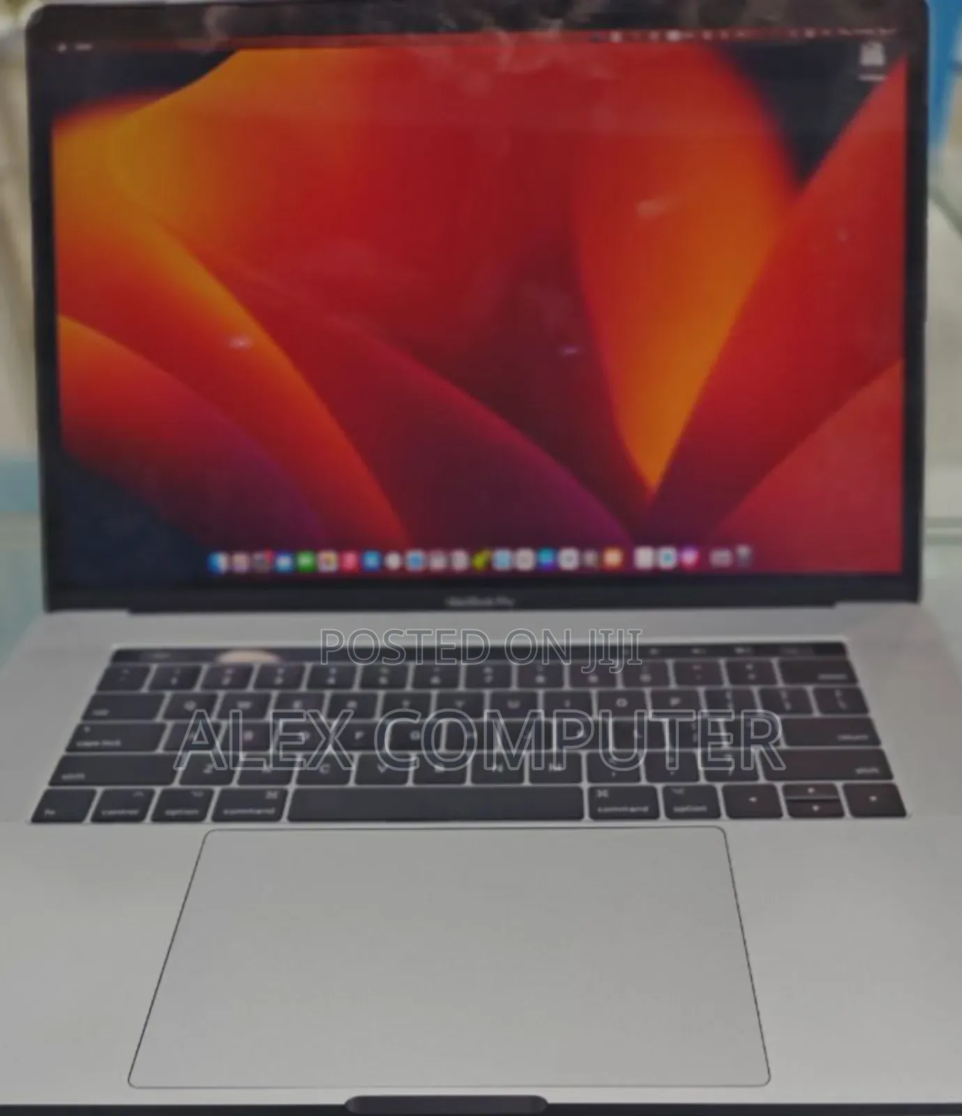 New Laptop Apple MacBook Pro 2019 16GB Intel Core I7 SSD 512GB