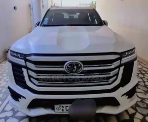 Photo - Toyota Land Cruiser 2023 White
