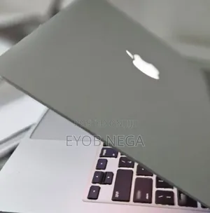 New Laptop Apple MacBook Pro 2015 8GB Intel Core I5 SSD 500GB