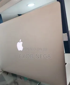 Photo - New Laptop Apple MacBook Pro 2017 16GB Intel Core I7 SSD 1T