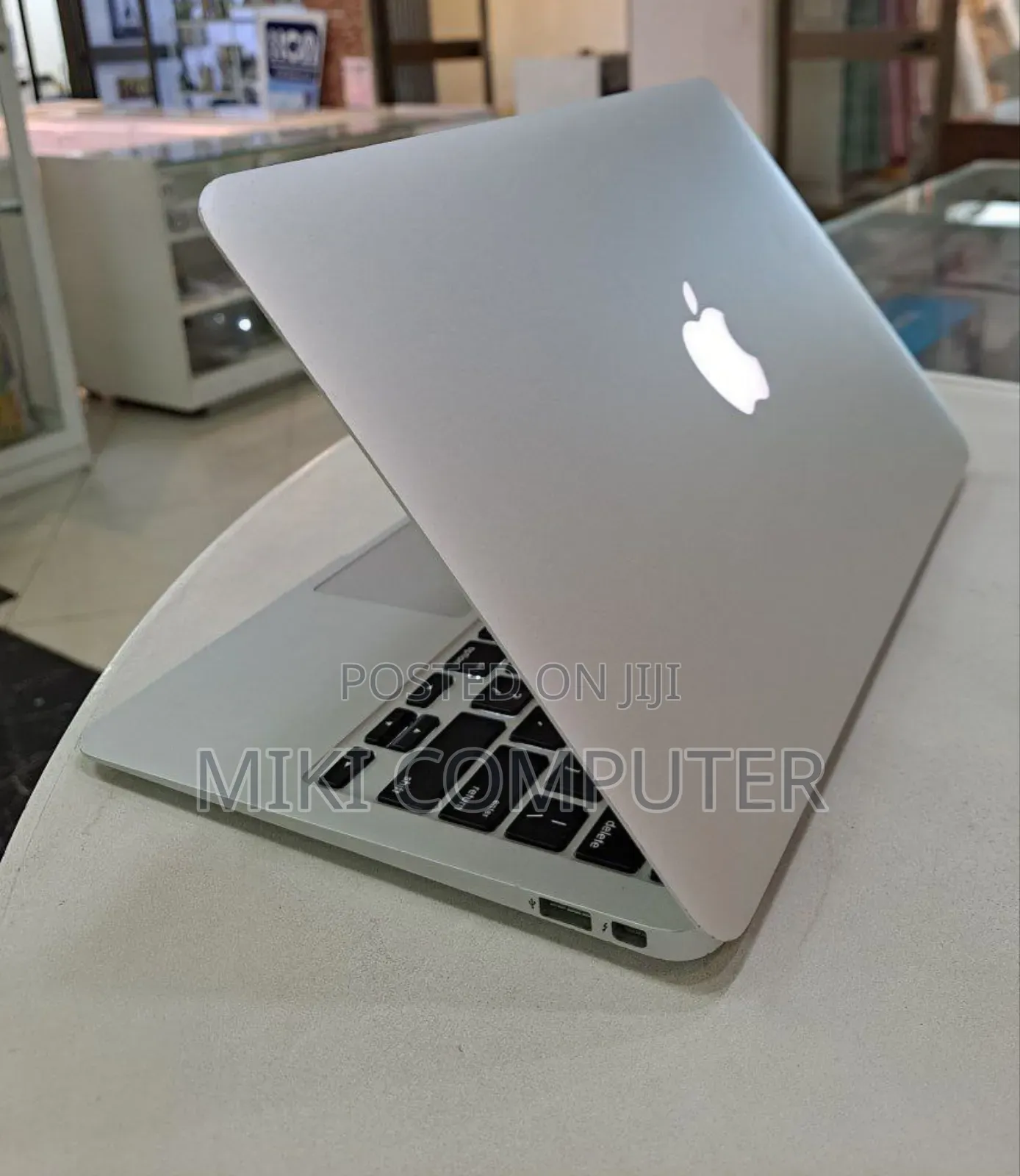 New Laptop Apple MacBook Air 2015 4GB Intel SSD 128GB