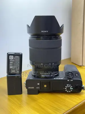 Photo - Sony Alpha 6400 With 28-70mm Lens and 2 Battery