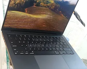 New Laptop Apple MacBook Pro 18GB Apple M3 SSD 512GB