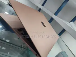 New Laptop Apple MacBook 2020 8GB Intel Core I3 SSD 256GB