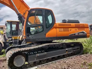 Photo - Excavator Develon 2025
