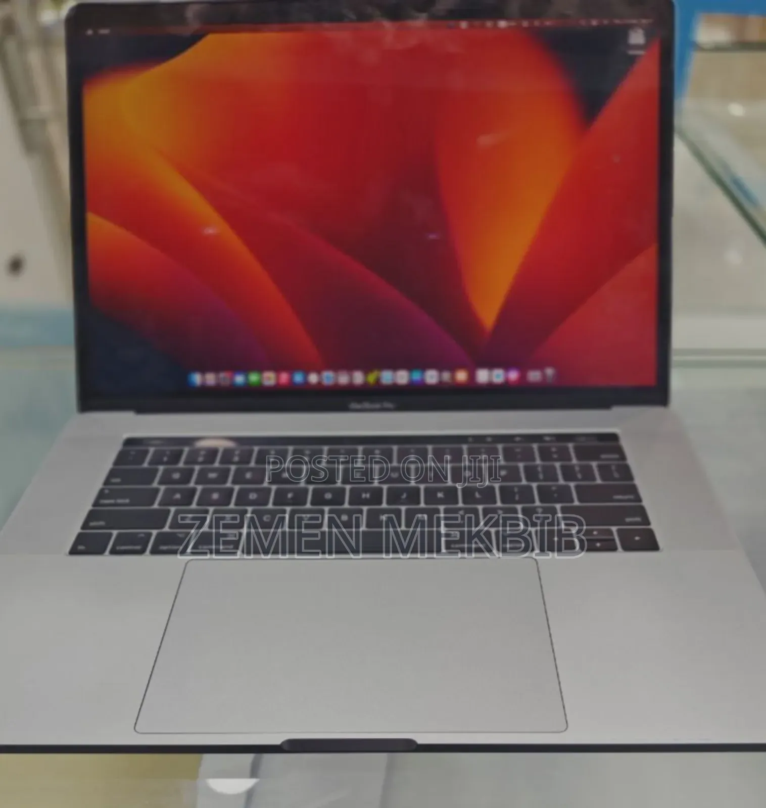 New Laptop Apple MacBook Pro 2019 16GB Intel Core I7 SSD 512GB