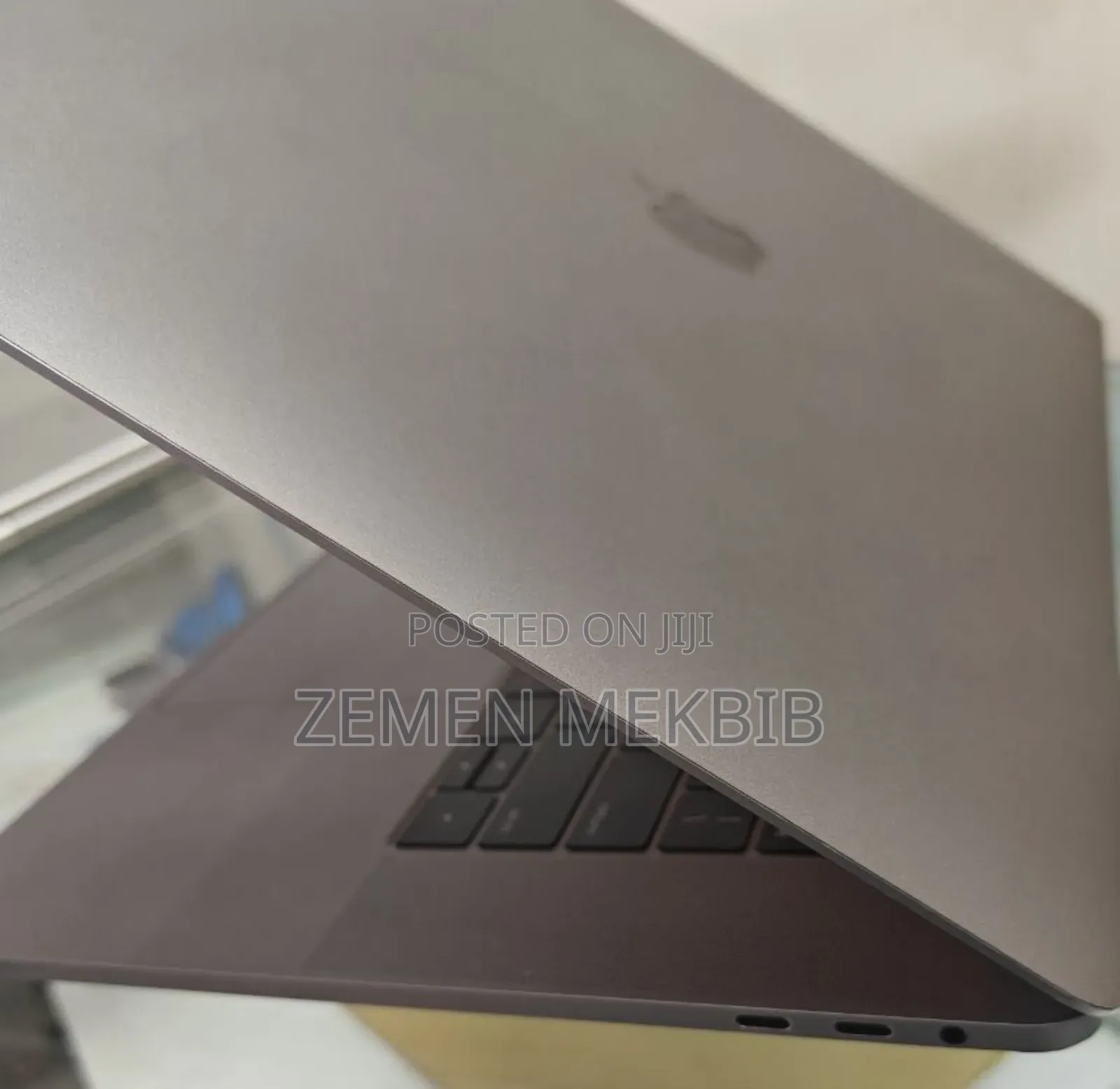 New Laptop Apple MacBook Pro 2019 16GB Intel Core I7 SSD 512GB