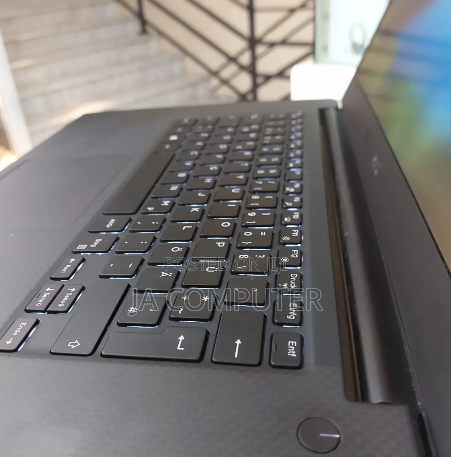 New Laptop Dell Precision 5520 18GB Intel Core I7 SSD 512GB