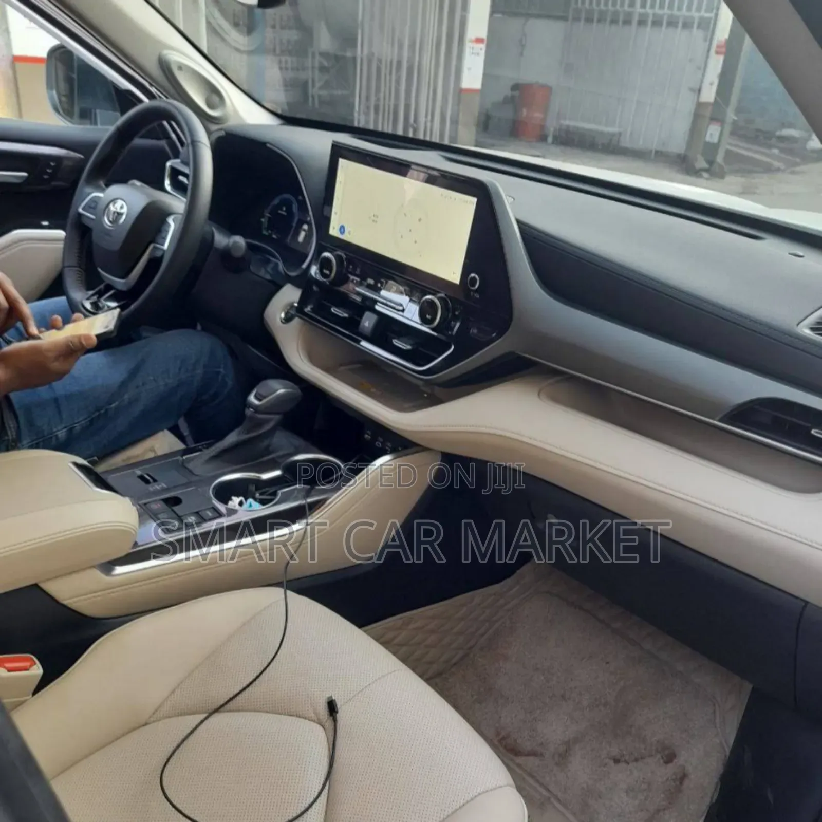 Toyota Highlander Hybrid 2022 Silver