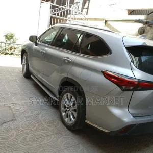 Toyota Highlander Hybrid 2022 Silver