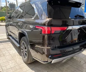 New Toyota Sequoia 2024